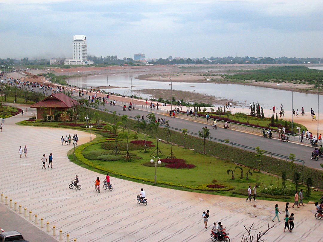 Vientiane_Park1.jpg